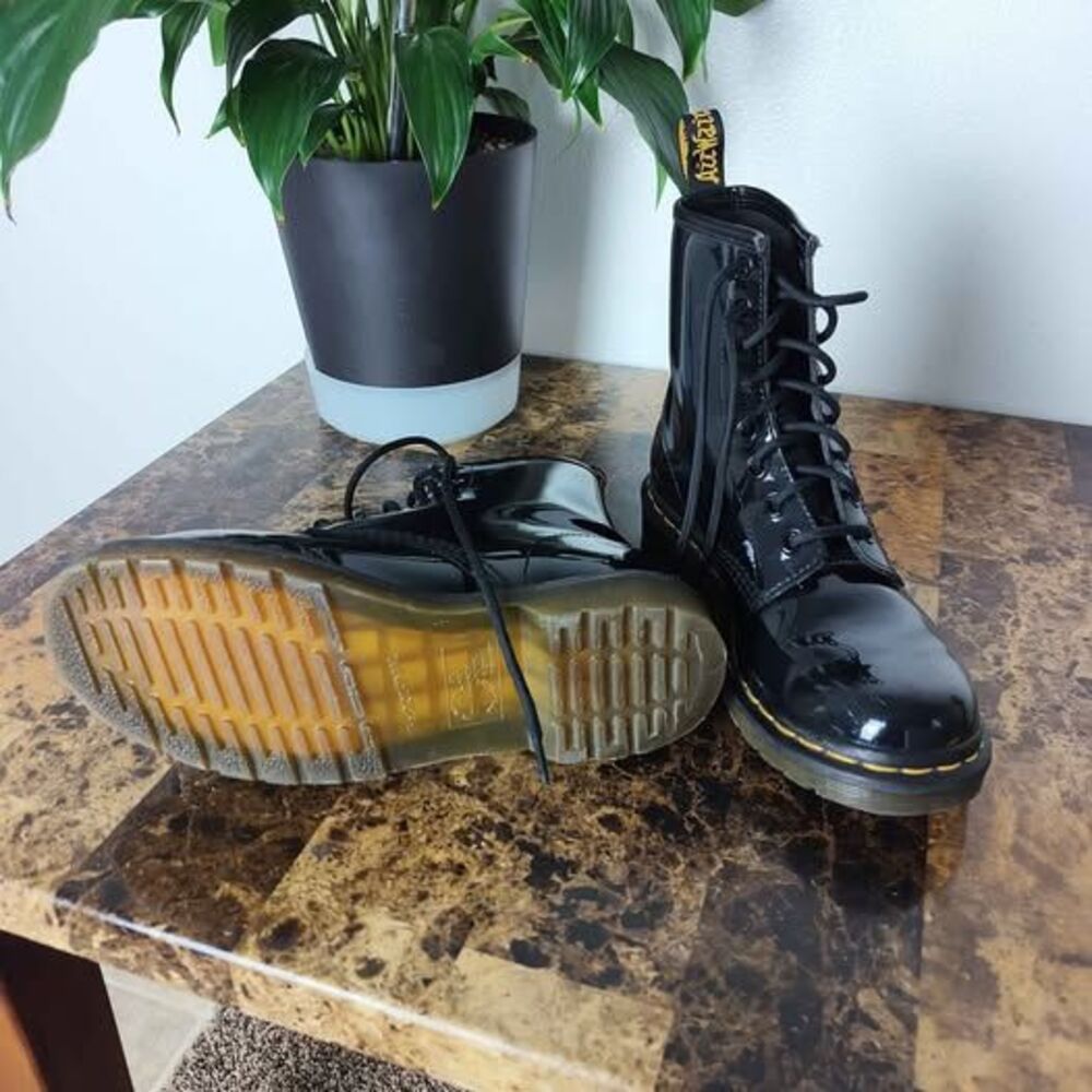 Dr. Martens 1460W Black Patent Leather Boots - WSize 7 (Excellent Condition!)